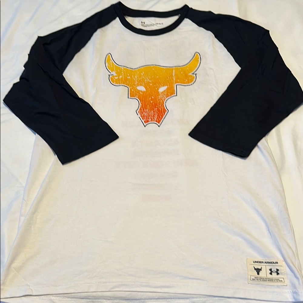 Men’s Under Armour Black and White Shirt Large